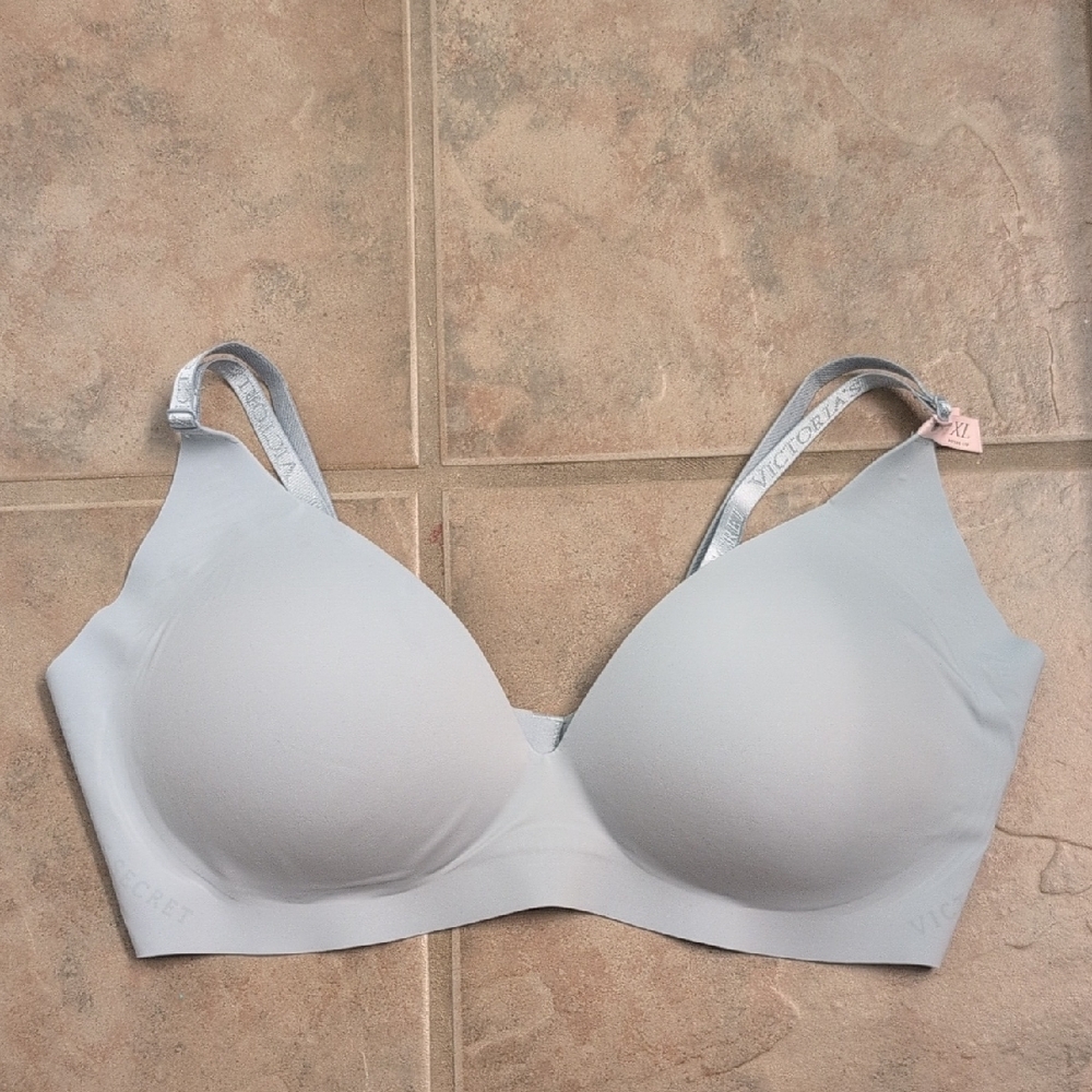 NWOT Victoria's Secret Wireless Bra